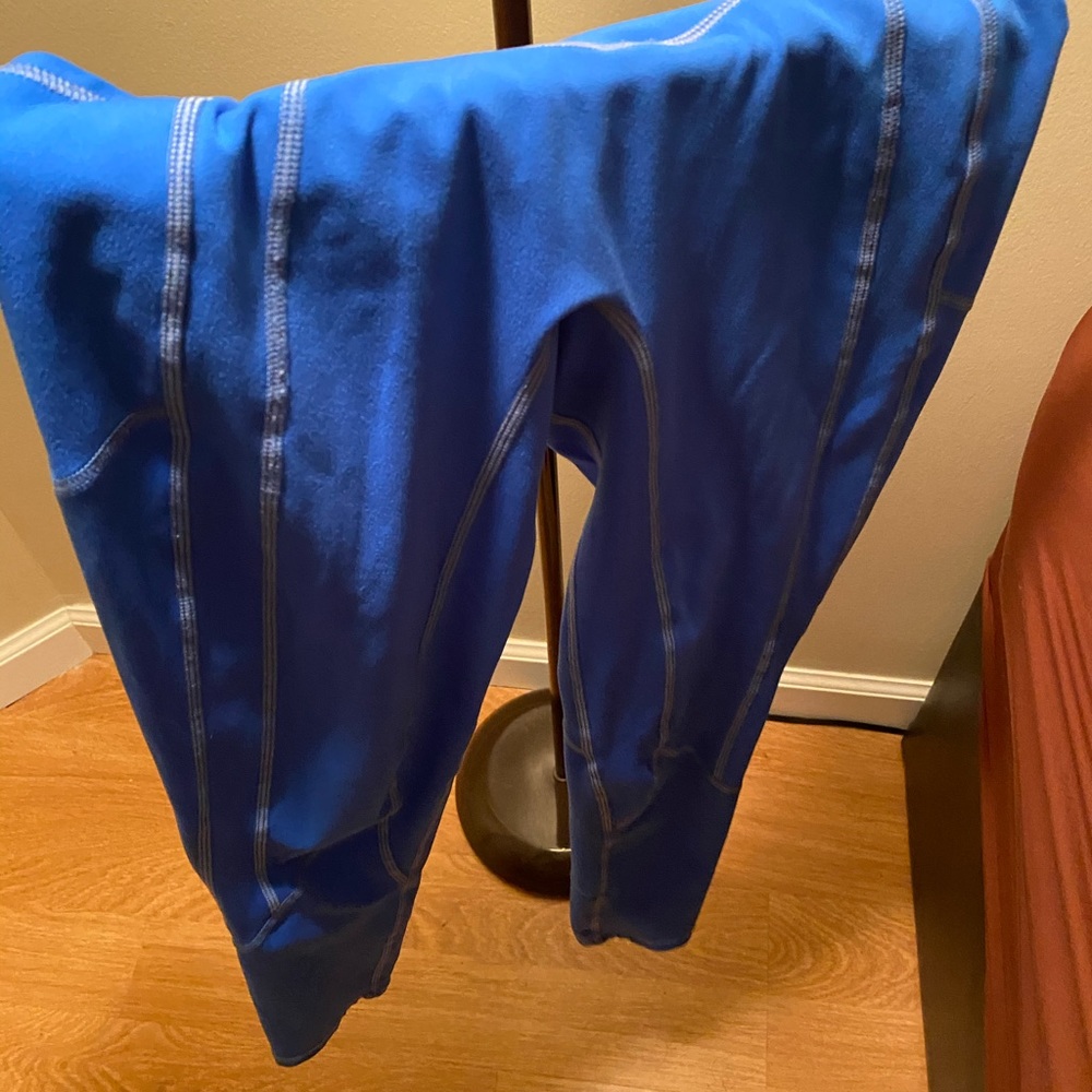 Blue leggings with pockets